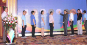 其他人家庭的孩子:见见国王普密蓬，普密蓬·阿杜德陛下的六个孙女，她去世了